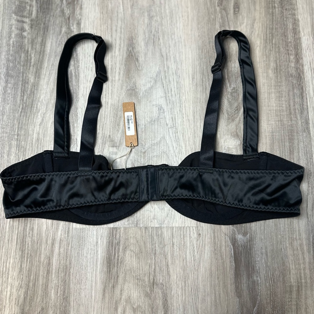 Skims Shine Satin Underwire Bra - Picture 4 of 9